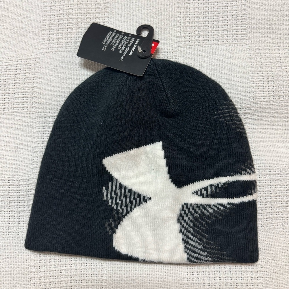 Under Armour Boys Black and White Knit Hat - Picture 4 of 5